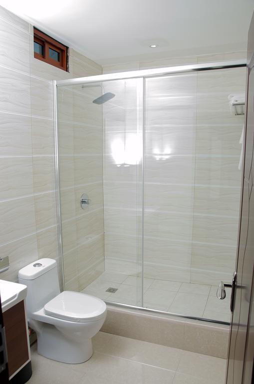 Grand Diamond Hotel Trinidad Piarco ภายนอก รูปภาพ