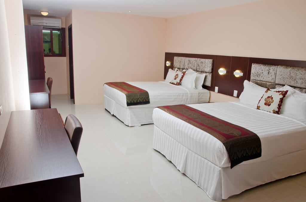 Grand Diamond Hotel Trinidad Piarco ภายนอก รูปภาพ