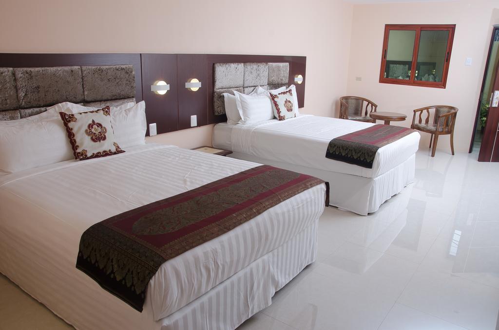 Grand Diamond Hotel Trinidad Piarco ภายนอก รูปภาพ