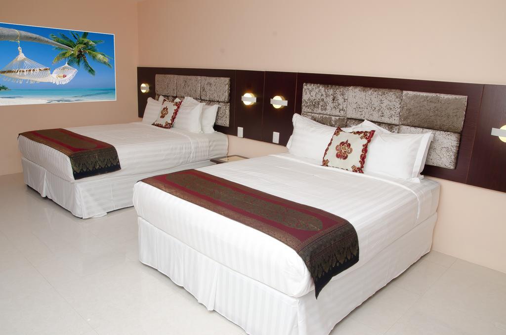 Grand Diamond Hotel Trinidad Piarco ภายนอก รูปภาพ